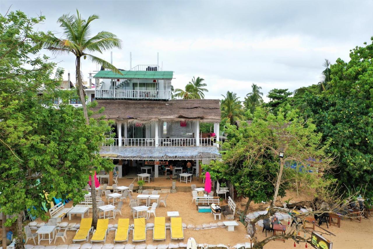 Surf Bar Mirissa Hotell Eksteriør bilde