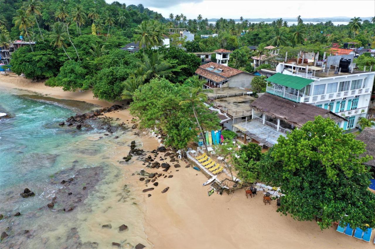 Surf Bar Mirissa Hotell Eksteriør bilde