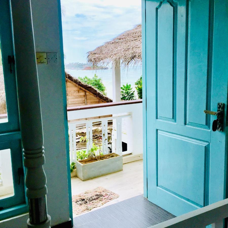 Surf Bar Mirissa Hotell Eksteriør bilde