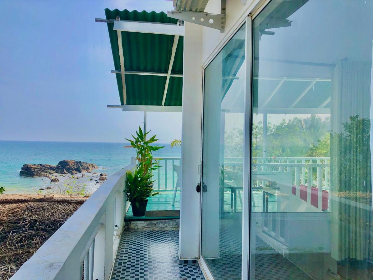 Surf Bar Mirissa Hotell Eksteriør bilde